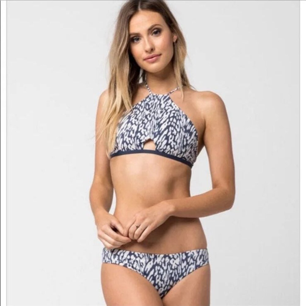 TAVIK Rylan Bikini Top in Ombre Blue Mahiki Animal Print XS NWT